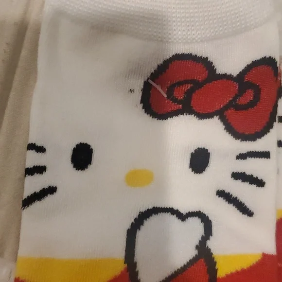 Hello Kitty Tee with matching Socks - Picture 6 of 7